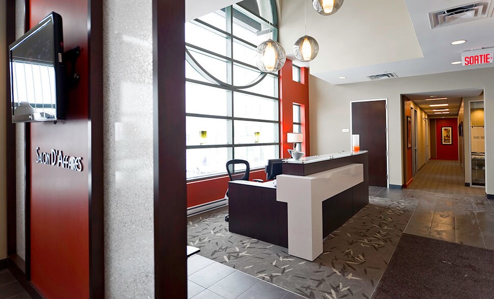 More Photos Of 2572 Boul Daniel Johnson, Laval Coworking Space