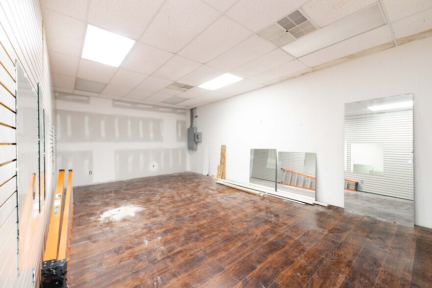 More Photos Of 20095-20119 W 12 Mile Rd, Southfield Storefront For Lease