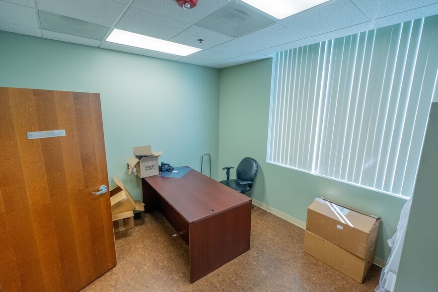 More Photos Of 28975 Front St, Temecula Medical For Sale