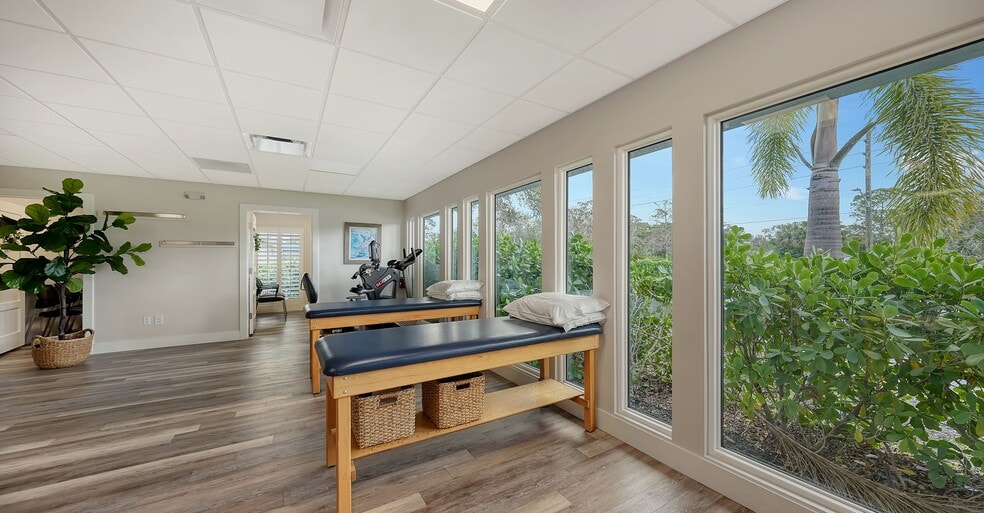 More Photos Of 1630 S Tuttle Ave, Sarasota Medical For Sale