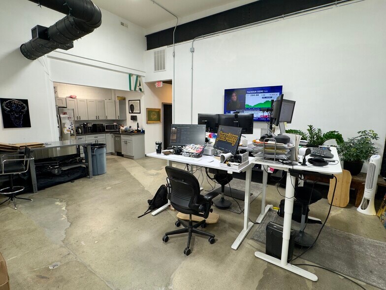 More Photos Of 1029 M St, Lincoln Showroom For Sale