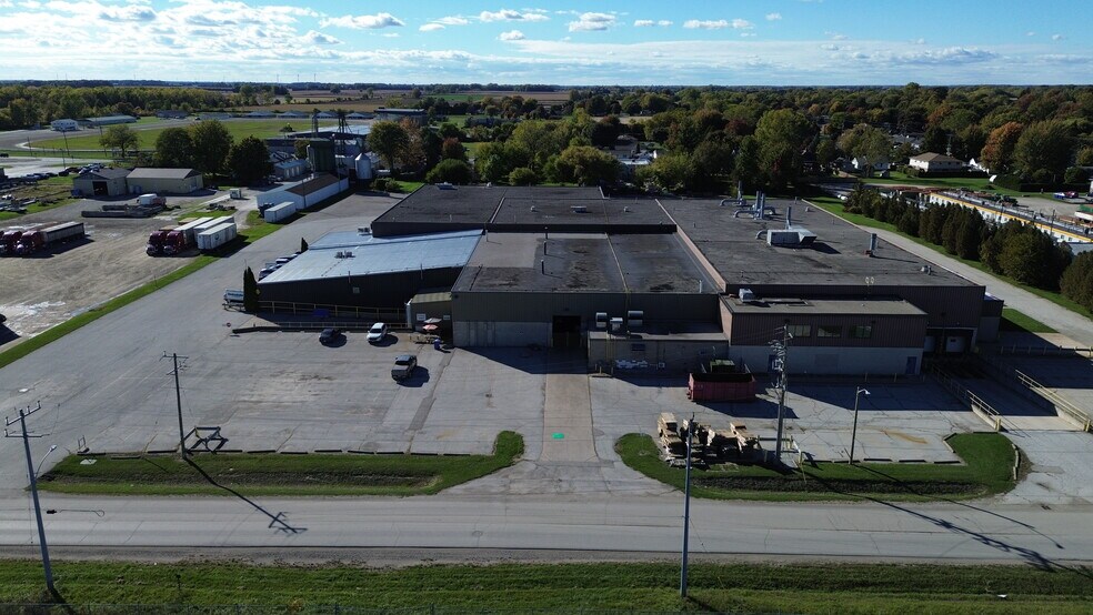 More Photos Of 1130 Wellington St, Chatham-Kent Distribution For Lease