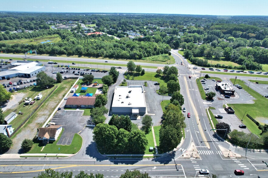 More Photos Of 1580 S Dupont Hwy, Dover General Retail For Lease