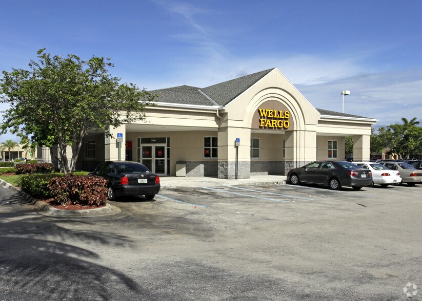 More Photos Of 1600-1760 NE Miami Gardens Dr, Miami Unknown For Lease
