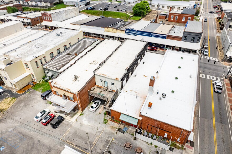 More Photos Of 204 Main St W, Hartselle Storefront Retail Office For Sale