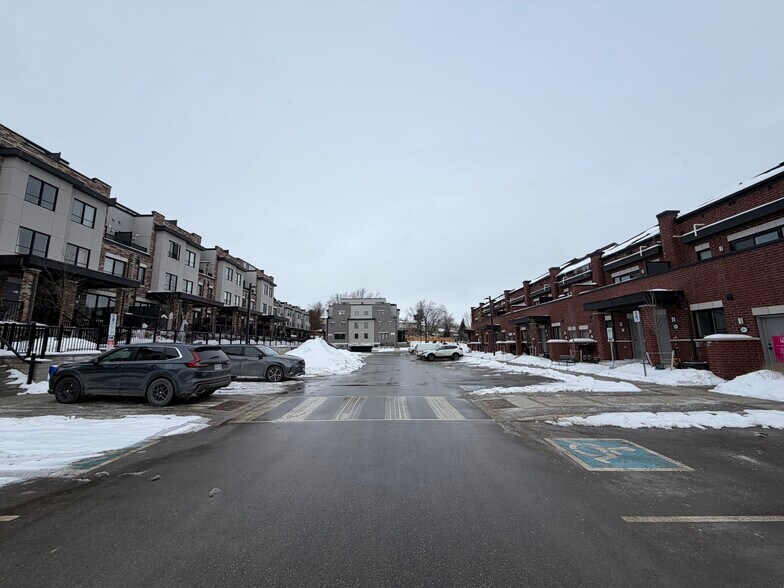 More Photos Of 220 Dissette St, Bradford West Gwillimbury Apartments For Lease