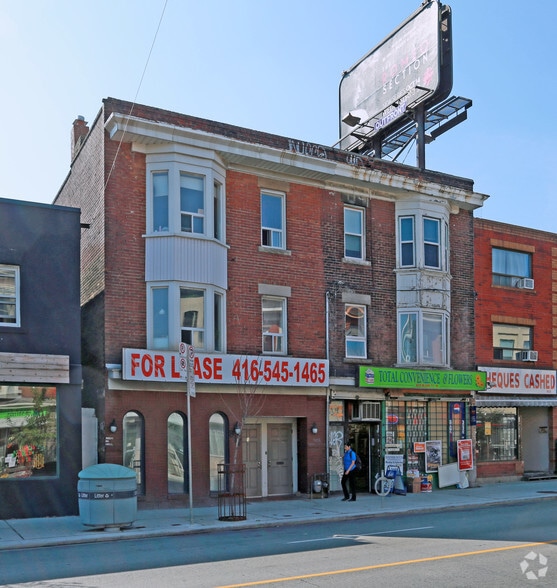Primary Photo Of 817 Bloor St W, Toronto Storefront Retail Residential For Sale