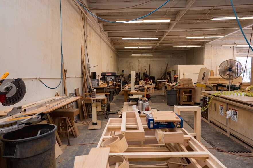 More Photos Of 6454 NE 4th Ave, Miami Light Manufacturing For Lease