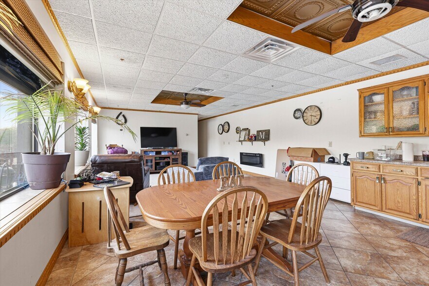More Photos Of 2107 Velp Ave, Green Bay Freestanding For Sale