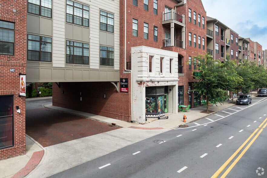 More Photos Of 1221 E Broadway, Louisville Apartments For Lease