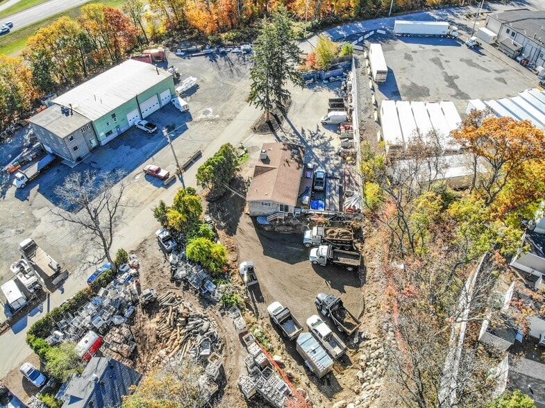 More Photos Of 25 Popes Ln, Danvers Flex For Sale