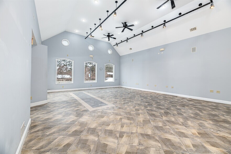 More Photos Of 137 Rutherford Ave, Franklin General Retail For Lease