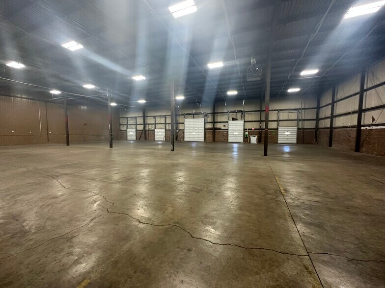 More Photos Of 4250-4276 Strausser St NW, Canton Warehouse For Lease