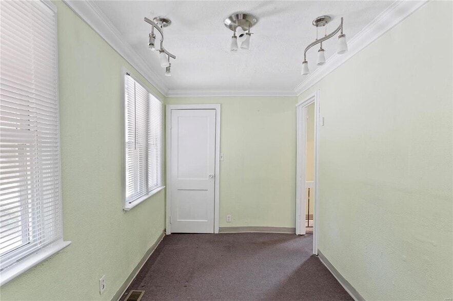 More Photos Of 7228 West Florissant Ave, Jennings Office For Sale