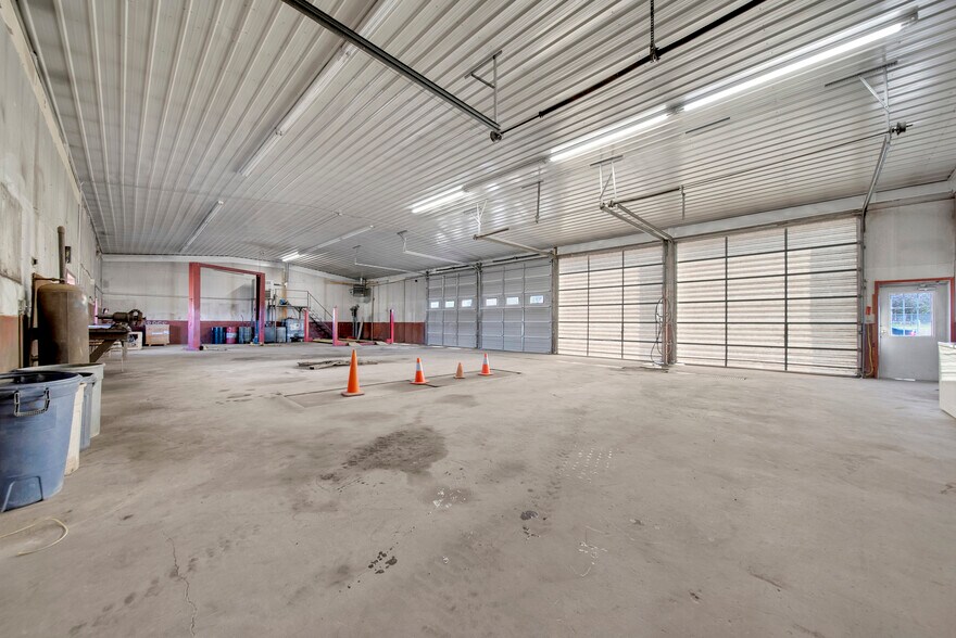 More Photos Of 104 Main St, Wiggins Industrial For Sale