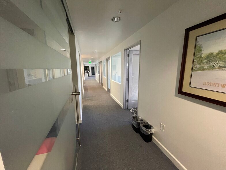 More Photos Of 270 N Canon Dr, Beverly Hills Office For Lease