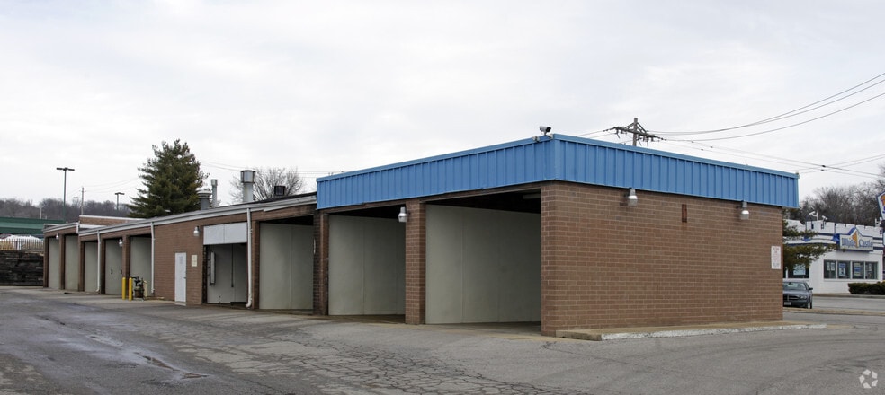 More Photos Of 79 Hilltop Village Center Dr, Eureka Carwash For Sale
