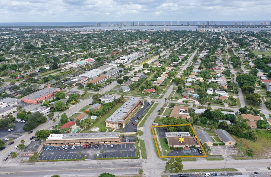 More Photos Of 359 10th St, West Palm Beach Storefront Retail Office For Sale