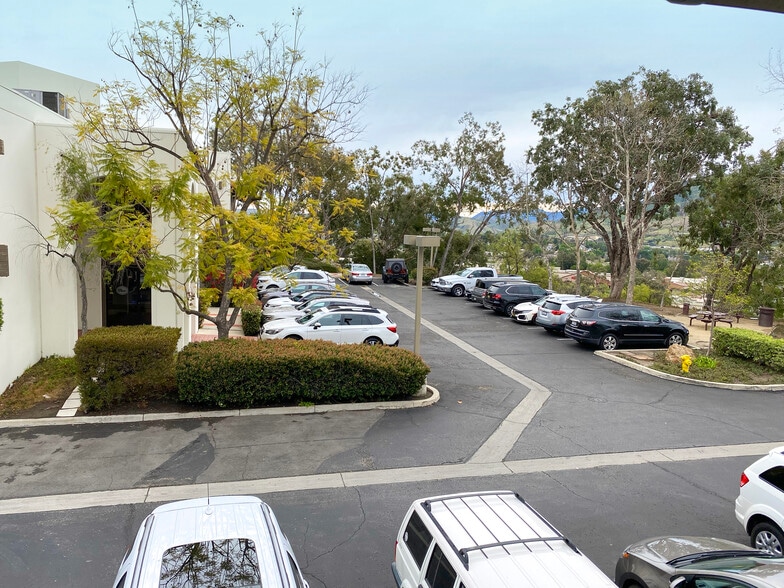 More Photos Of 5700 Corsa Ave, Westlake Village Unknown For Lease