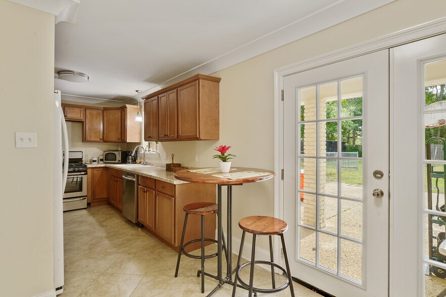 More Photos Of 7450 Antioch Rd, Baton Rouge Office For Sale