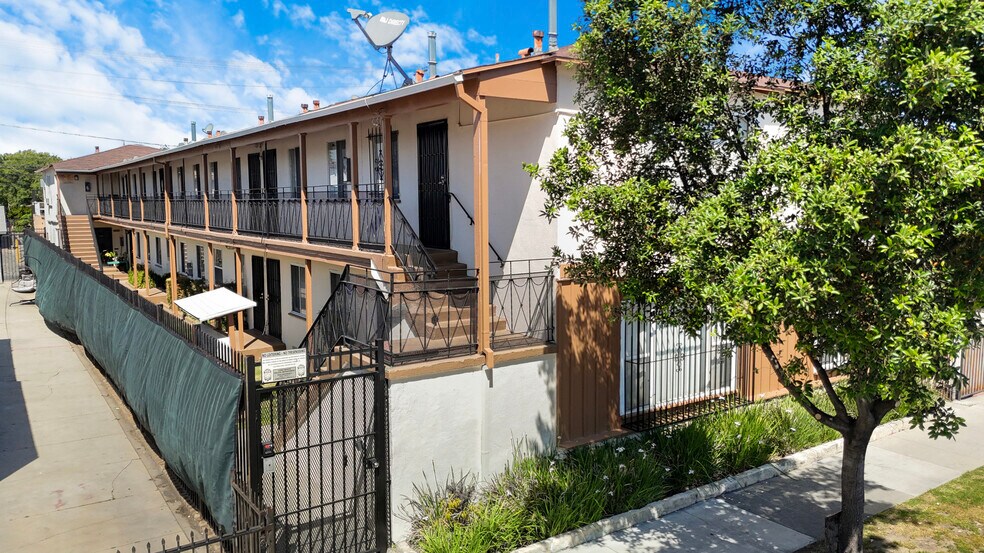 Primary Photo Of 1885-1887 Locust Ave, Long Beach Apartments For Sale