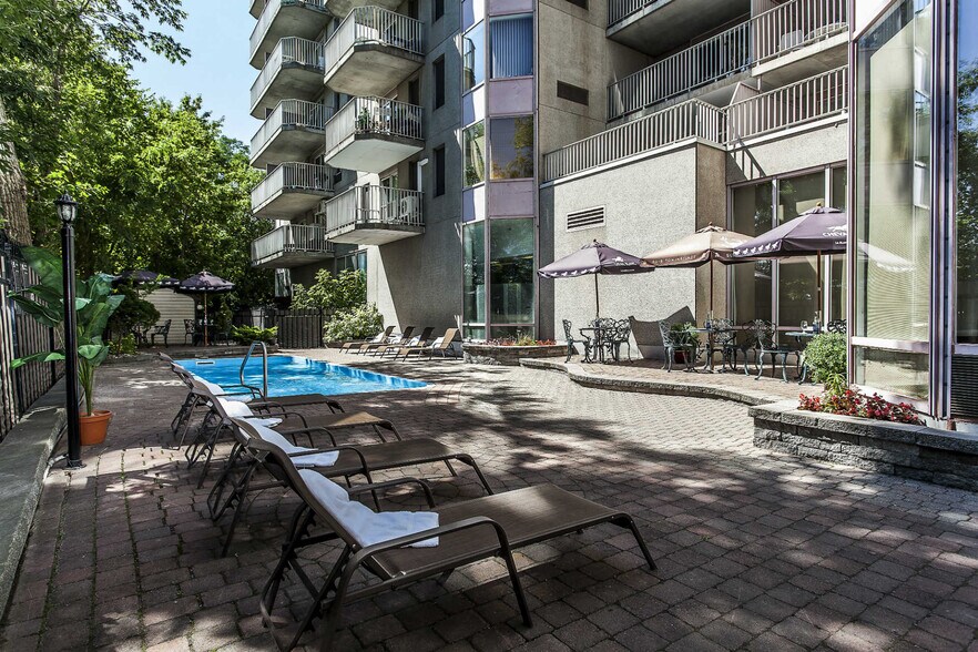 More Photos Of 1740 Boul René-Lévesque O, Montréal Hotel For Lease