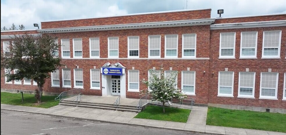 More Photos Of 76 W Athens Rd, Roseville Schools For Lease