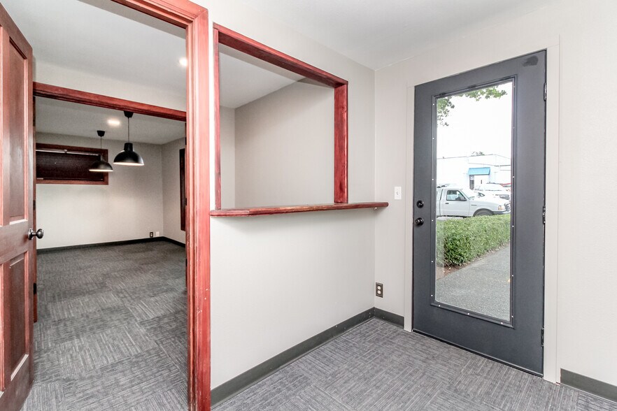 More Photos Of 515 B St NE, Auburn Office Residential For Lease