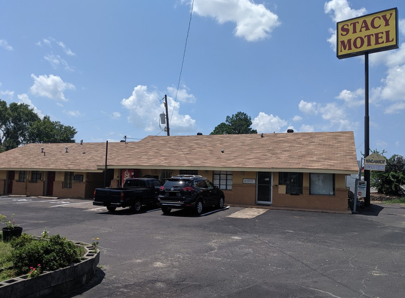 Primary Photo Of 1485 Old Morrilton Hwy, Conway Hotel For Sale