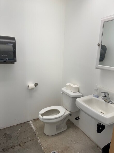 More Photos Of 230 Cutler Dr, North Salt Lake Warehouse For Sale
