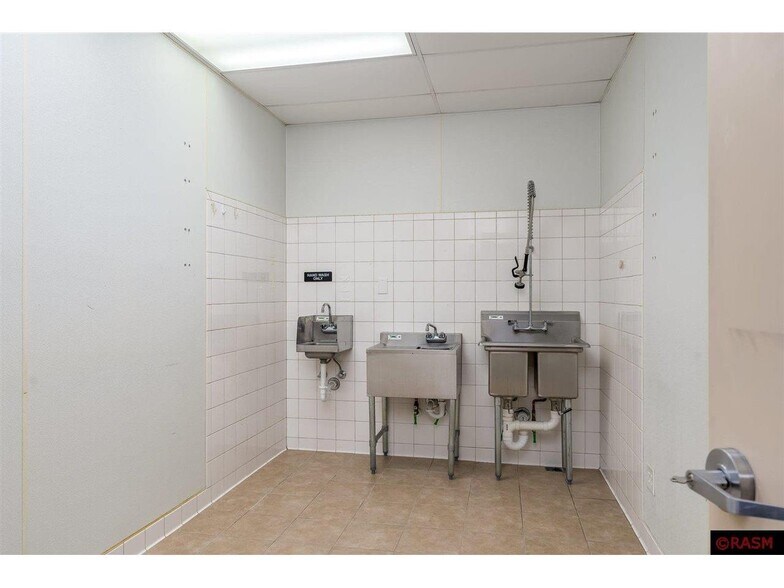 More Photos Of 608 Walnut Ave, Madison Lake Medical For Sale