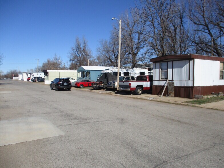 More Photos Of 56 Eastbrook Ter, Del City Manufactured Housing Mobile Home Park For Sale