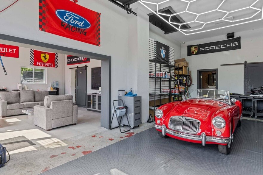 More Photos Of 715 County Rd 39, Southampton Auto Repair For Sale