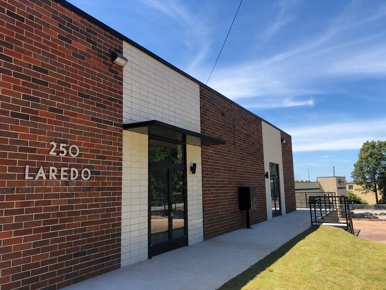 Primary Photo Of 250 Laredo Dr, Decatur Light Distribution For Lease