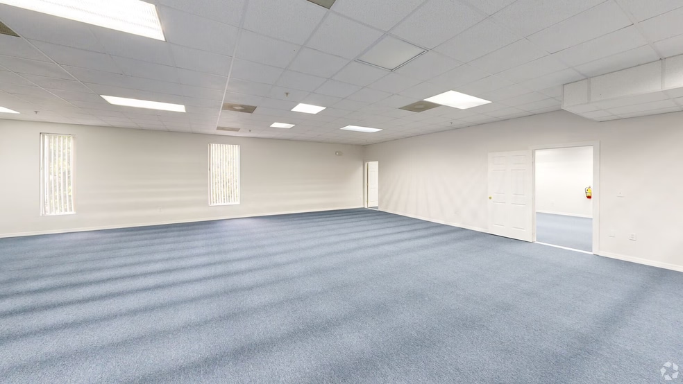 More Photos Of 2401 1st St, Fort Myers Loft Creative Space For Lease