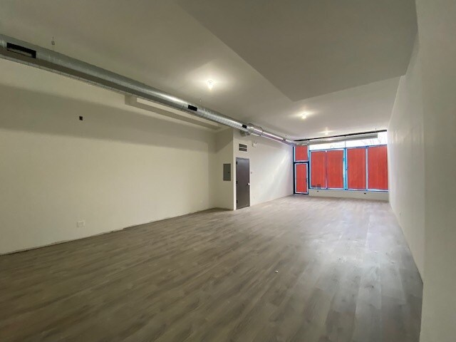 More Photos Of 2350 N Kimball Ave, Chicago General Retail For Lease