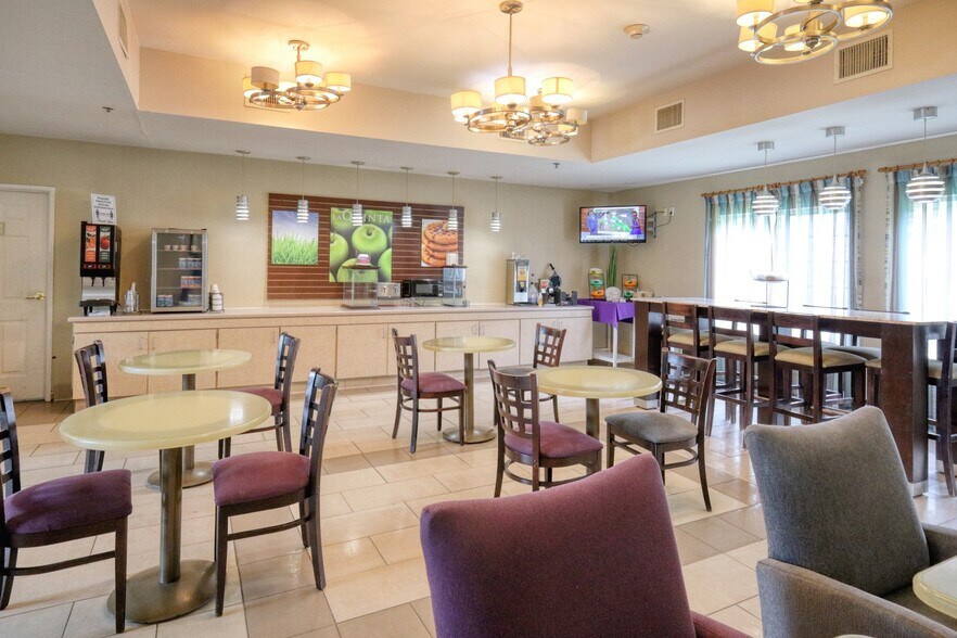 More Photos Of 10446 Interstate 37, Corpus Christi Hotel For Sale