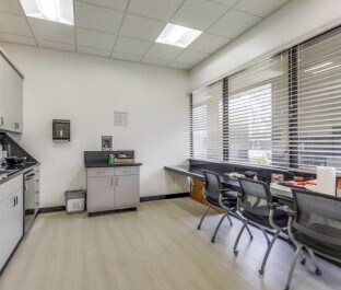 More Photos Of 5947-5951 Variel Ave, Woodland Hills Office For Lease