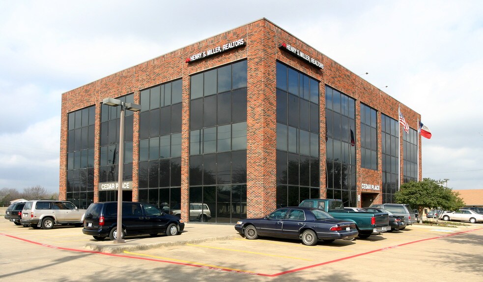 More Photos Of 407 N Cedar Ridge Dr, Duncanville Office Residential For Lease