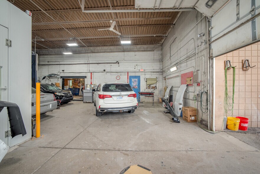 More Photos Of 20785 Orchard Lake Rd, Farmington Hills Warehouse For Sale