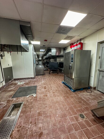 More Photos Of 17381 Tomball Pky, Houston Restaurant For Sale