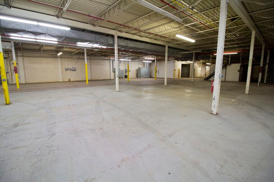 More Photos Of 126 Avenue C, Springfield Manufacturing For Sale