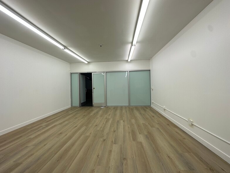 More Photos Of 1015 Crocker St, Los Angeles Storefront For Sale