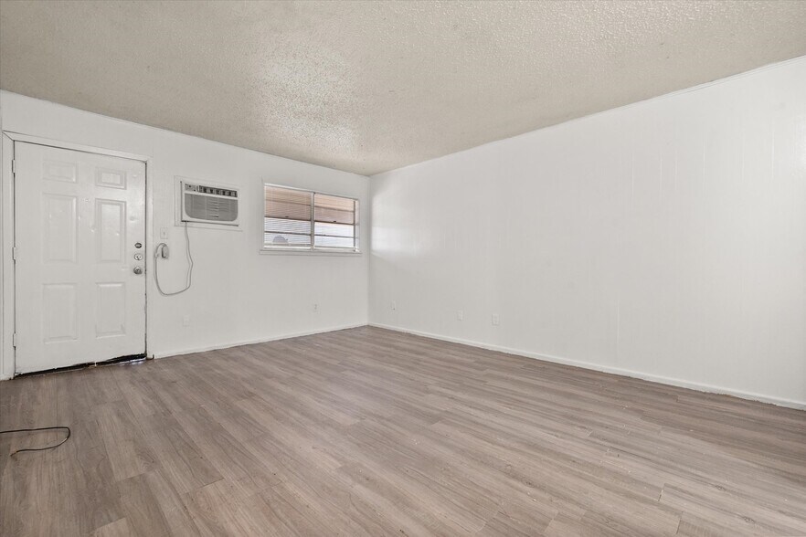 More Photos Of 306 Toledo Ave, Lubbock Apartments For Sale