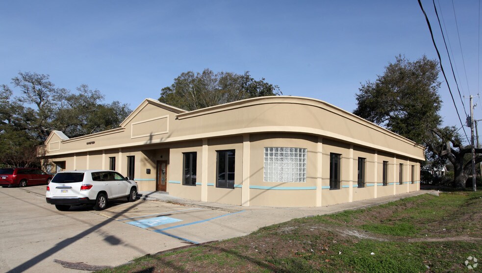 More Photos Of 2030 Pass Rd, Biloxi Office For Sale
