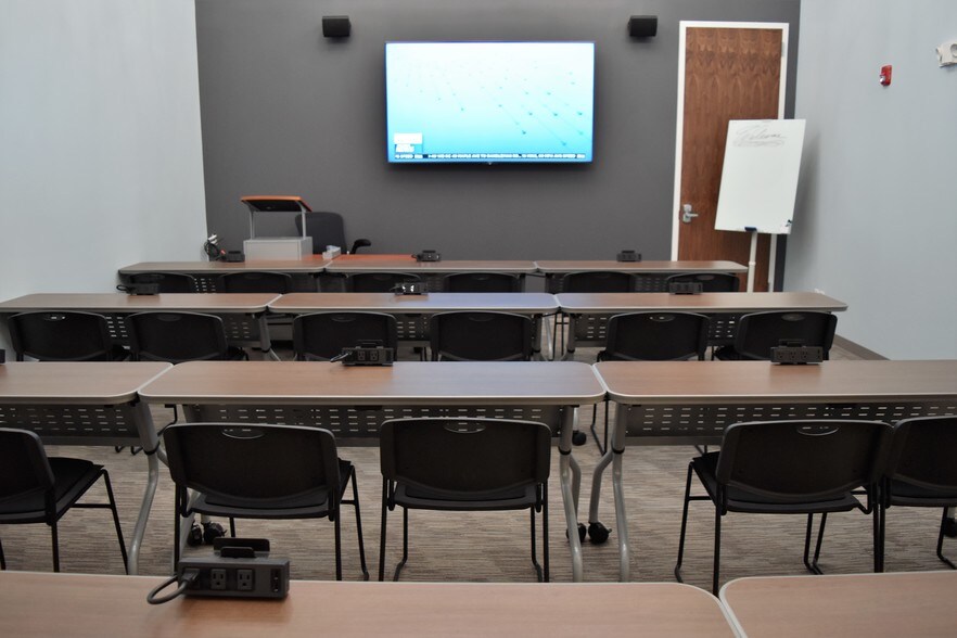 More Photos Of 101 S Elm St, Greensboro Office For Lease