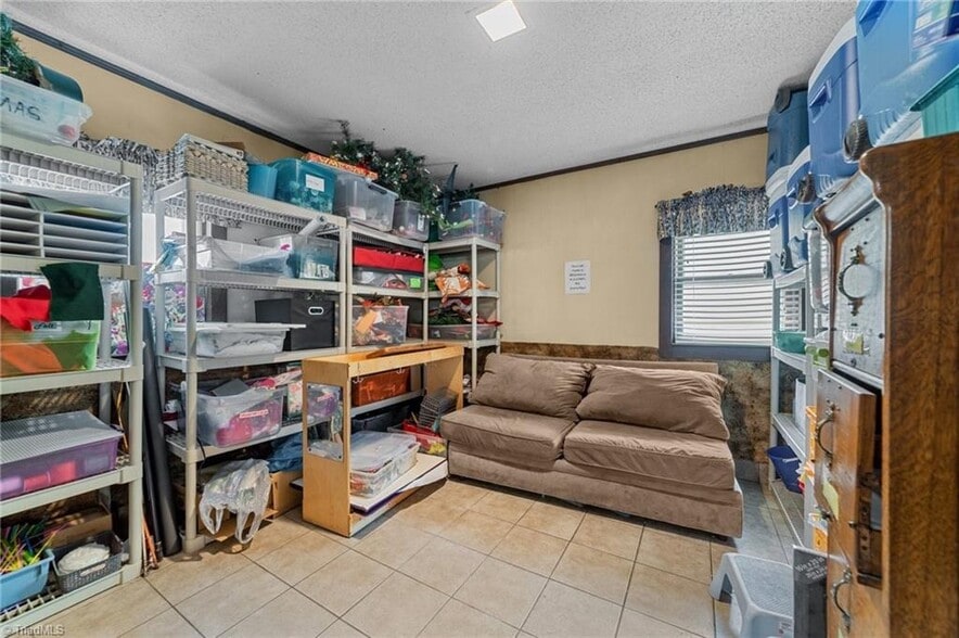 More Photos Of 1501 Upland Dr, Greensboro Office For Sale