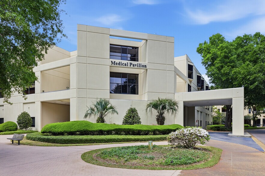 More Photos Of 25 Hospital Center Blvd, Hilton Head Medical For Lease