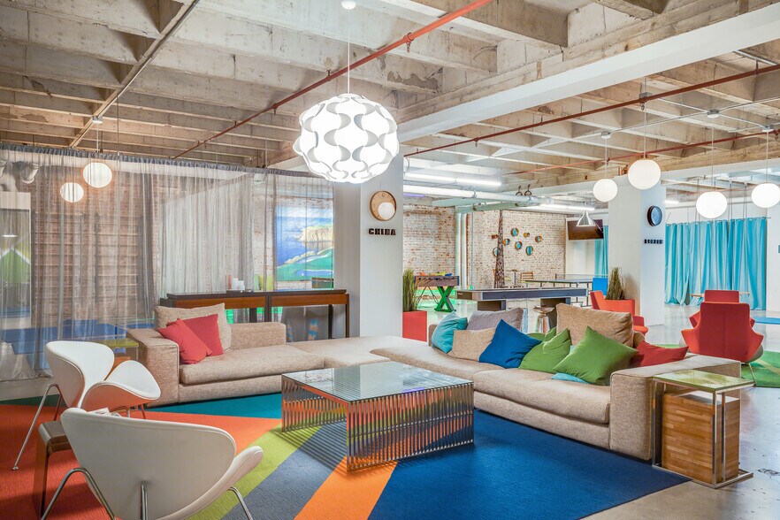 More Photos Of 818 W 7th St, Los Angeles Telecom Hotel Data Hosting For Lease