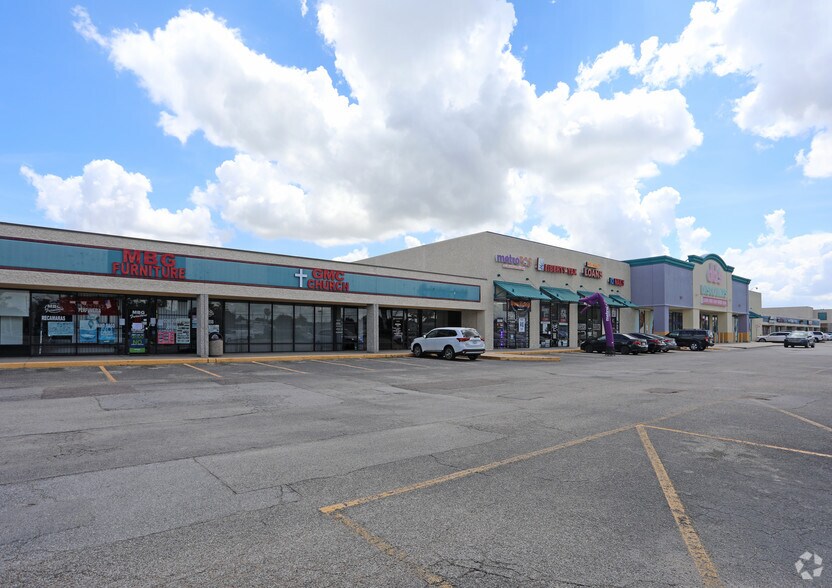More Photos Of 13030-13190 Veterans Memorial Dr, Houston Unknown For Lease